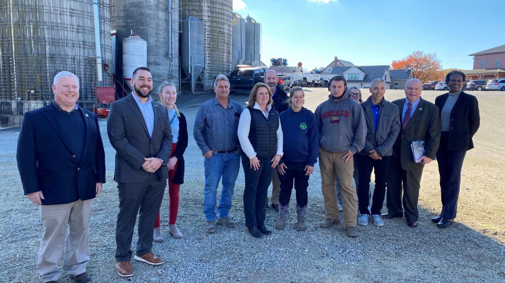 A group photo at Wen Crest Farms in Lebanon, Pa.